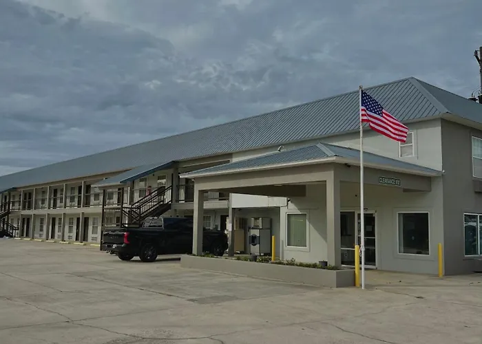 Garden Inn & Suites